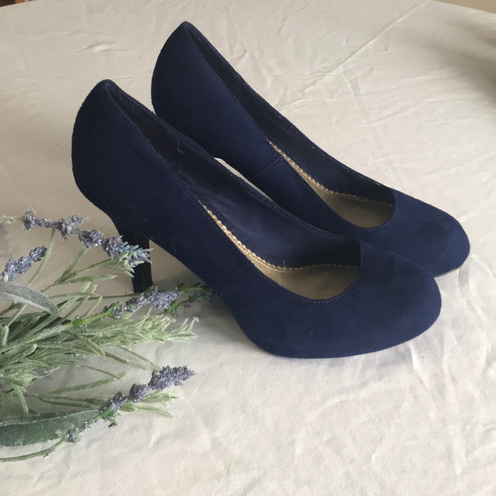 Fioni Royal Blue Suede Heels